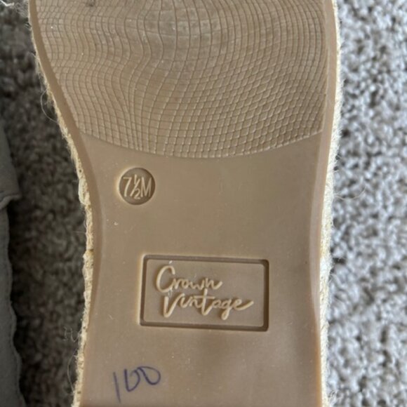 Crown Vintage Gray Suede Perforated Scalloped Espadrille Slip On size 7.5 - Picture 5 of 6